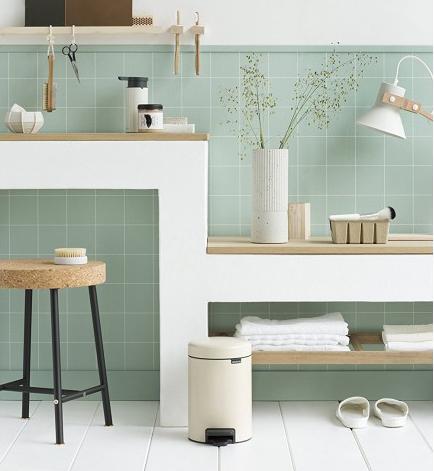 

Brabantia NewIcon (5 л) - мусорный бак с педалью 112423, Бежевый