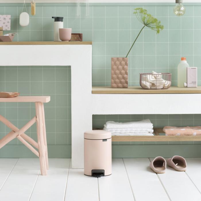 

Brabantia NewIcon (5 л) - мусорный бак с педалью 112508, Розовый