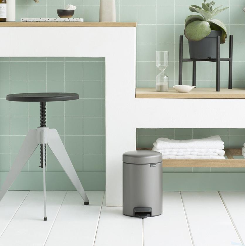 

Brabantia NewIcon (3 л) - мусорный бак с педалью 113246, Серый