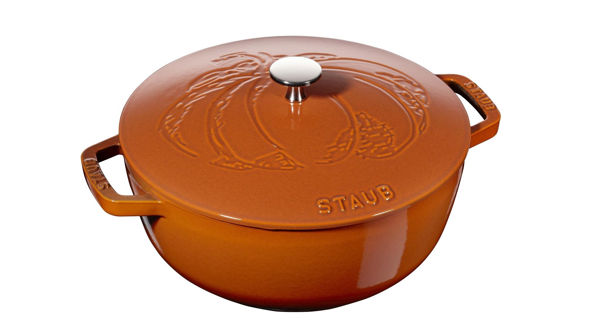 Staub кокот. Кокот Стауб. Вок Staub 1312923. Кокот Staub тыква. Чугун Стауб Staub тыква.